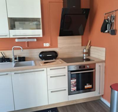 Logement à louer   salle de bain et WC commune