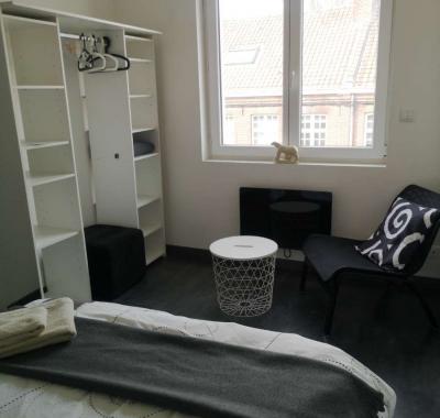 Chambre 100 m métro