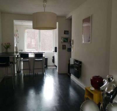 Chambre 100 m métro