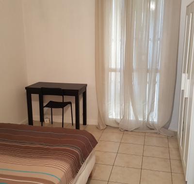 Chambre à louer dans un 3 pièces