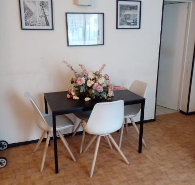 Chambre à louer dans un 3 pièces