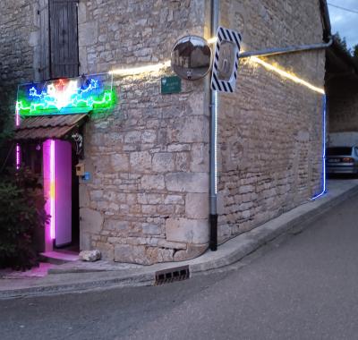 Chambre a louer tous confort dans très grande maison