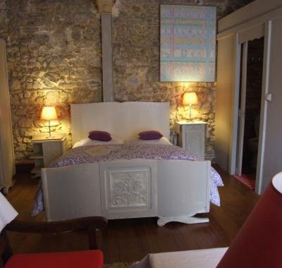 CHERCHE 2 COIOCATAIRES pour partager maison