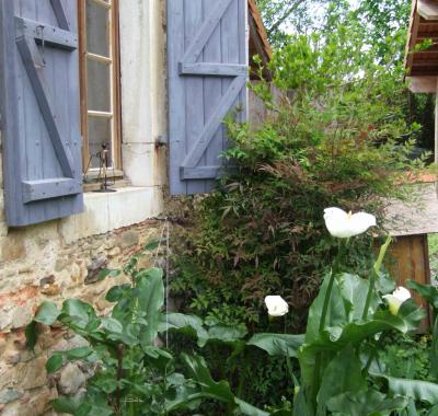 CHERCHE 2 COIOCATAIRES pour partager maison