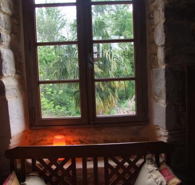 CHERCHE 2 COIOCATAIRES pour partager maison