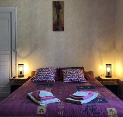 Chambre Langon 1 nuit avec petit déjeuner + douche, wc, TV,wifi privés