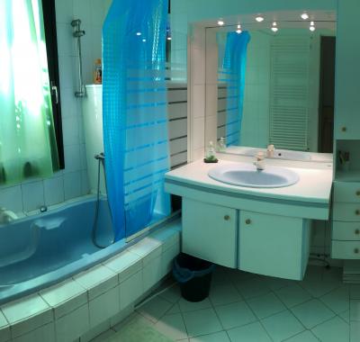 Chambre Langon 1 nuit avec petit déjeuner + douche, wc, TV,wifi privés