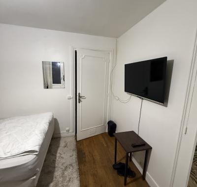 Chambre meublee  dans une maison au calme