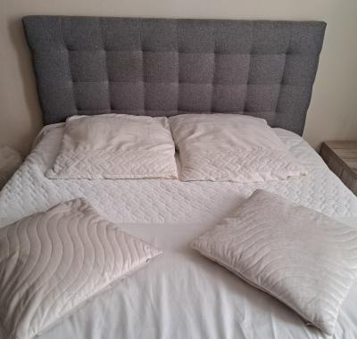 Chambre confortable - SDB commune - parking privé