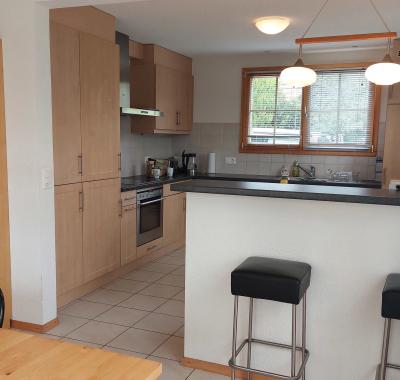 Chambre av. balcon dans villa/près EHL