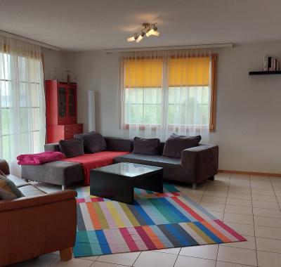 Chambre av. balcon dans villa/près EHL