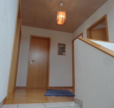 Chambre av. balcon dans villa/près EHL