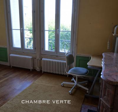 Chambre dans Villa 1900 connectée