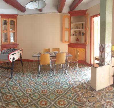 Grande maison d'artiste proche Perpignan (2-12 personnes)