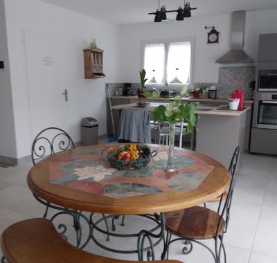 Chambre avec grand lit