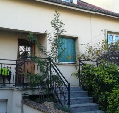 Chambre dans une maison pleine de vie