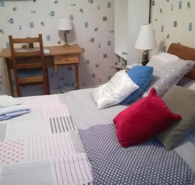 Chambre dans une maison pleine de vie