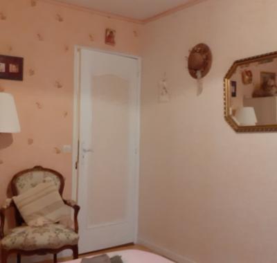 Chambre dans une maison pleine de vie