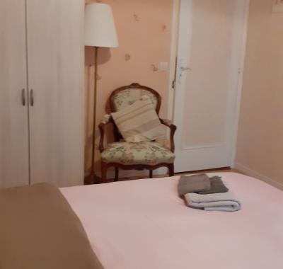 Chambre dans une maison pleine de vie