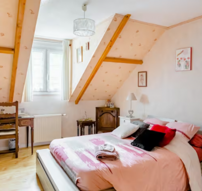 Chambre dans une maison pleine de vie