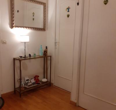 Chambre dans une maison pleine de vie