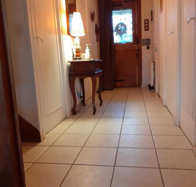 Chambre dans une maison pleine de vie