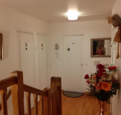 Chambre dans une maison pleine de vie