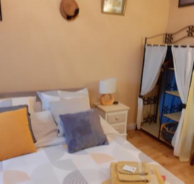 Chambre dans une maison pleine de vie