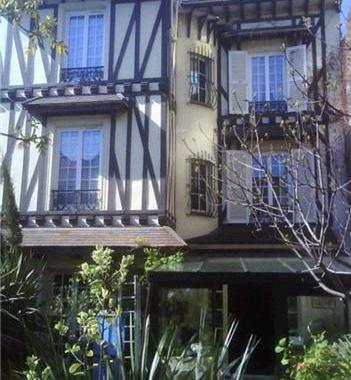 Chambre à louer dans hôtel particulier