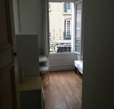Chambre à louer dans hôtel particulier