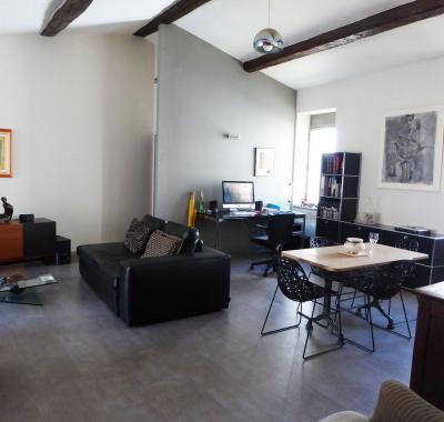 Belle chambre avec patio privé Nîmes centre ville