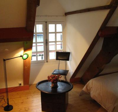 Jolie Chambre dans Maison Médiévale