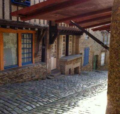 Jolie Chambre dans Maison Médiévale