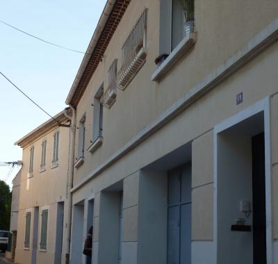 Grande pièce de 34 M2 dans maison de ville