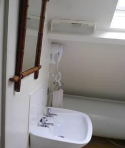 Chambre indépendante tout confort -10 mn du centre-ville