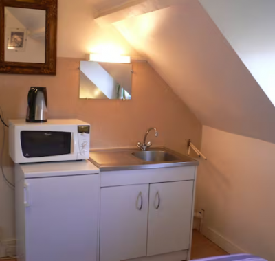 Chambre indépendante tout confort -10 mn du centre-ville