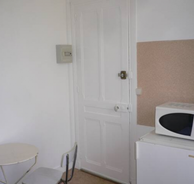 Chambre indépendante tout confort -10 mn du centre-ville