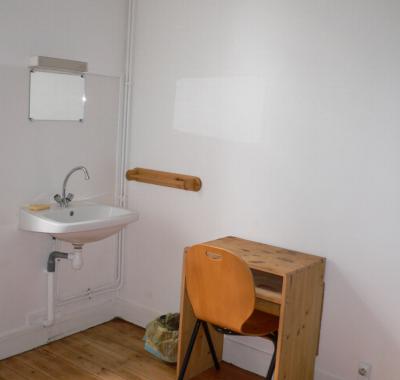 Chambre indépendante tout confort -10 mn du centre-ville