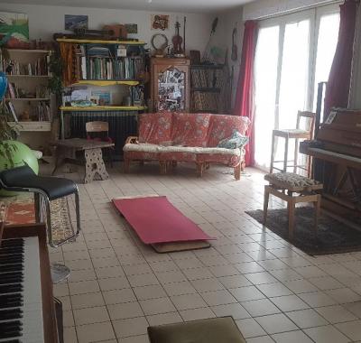1, 2, occasionnellement 3 chambres chez musicienne