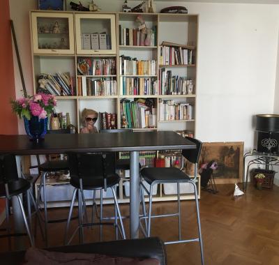 Grande chambre à louer uniquement pour fille