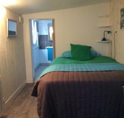 Chambre independante avec sdb privée à la campagne