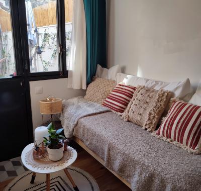 30 M2 de charme au calme  Avignon idéal études et professionnels