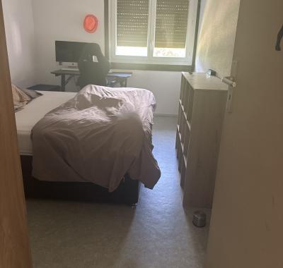 Chambre proche funiculaire et gare