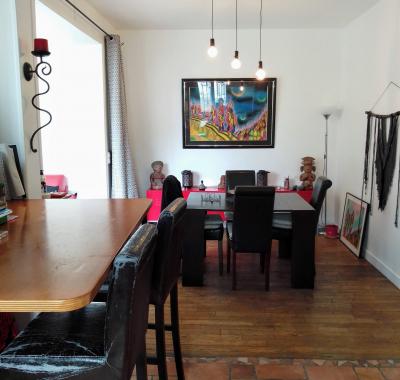 Chambre vue jardin dans maison avec jardin  proche St Lazare