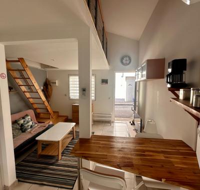 Petite maison chaleureuse en quasi centre