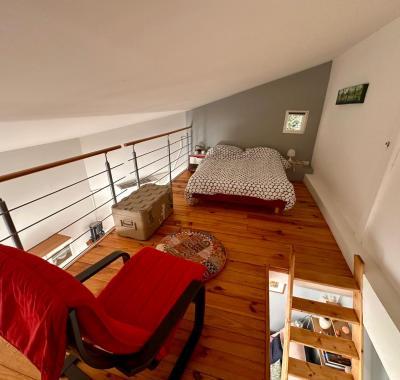 Petite maison chaleureuse en quasi centre