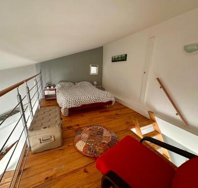 Petite maison chaleureuse en quasi centre