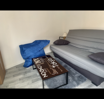 Studio indépendant dans maison