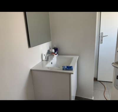 Studio indépendant dans maison