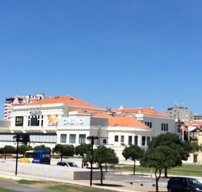 TRÈS BEL APPARTEMENT A 30M DE LA MER